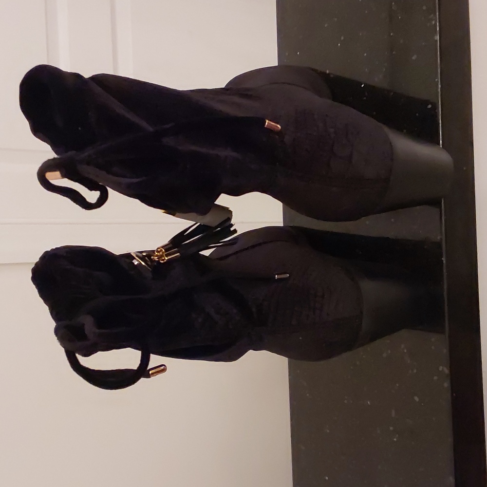 NWOT LINDSAY PHILLIPS Tara Fashion Velvet Boot size 8 - Picture 2 of 4